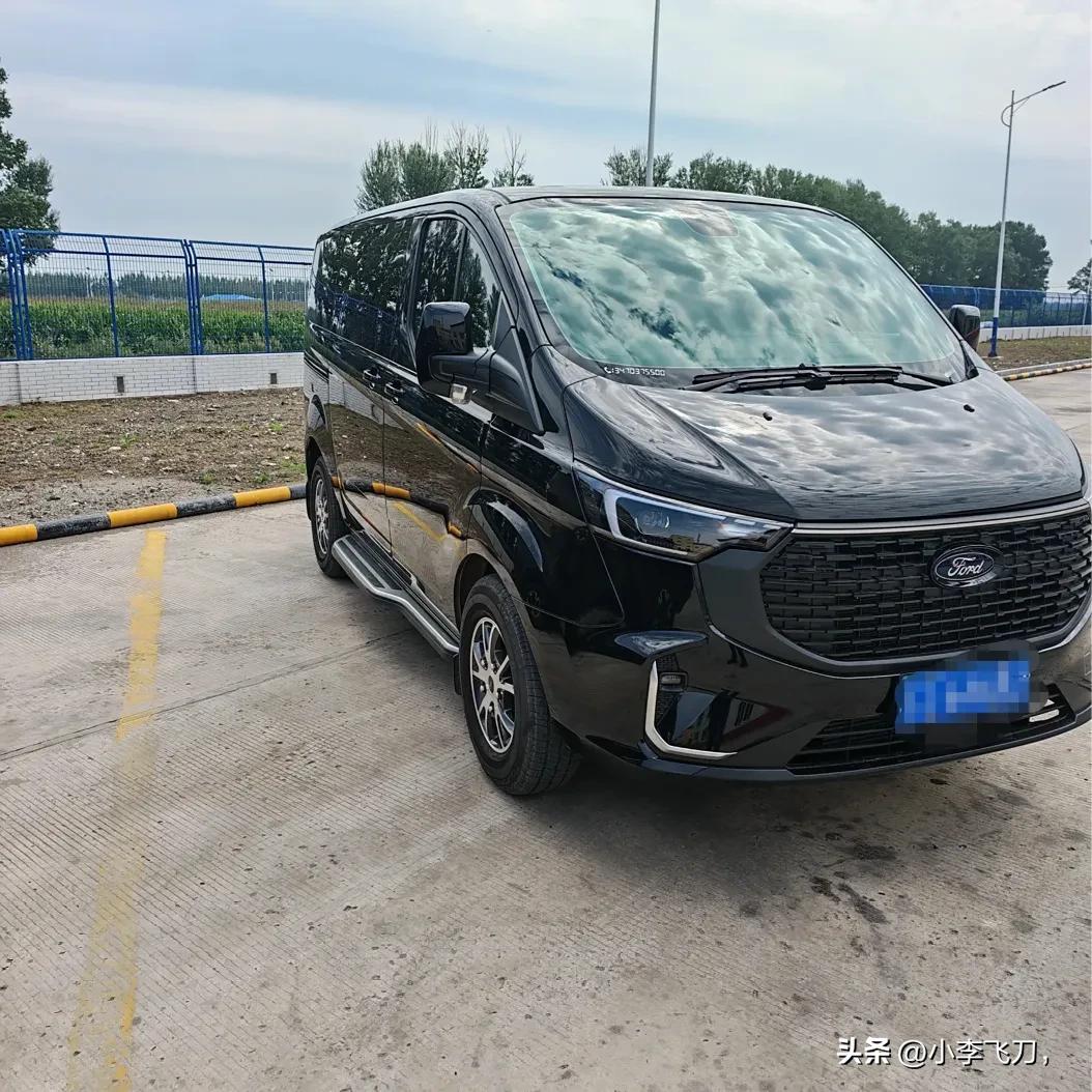 新全顺V362空间宽敞灵活_新全顺V362外观设计_福特全顺四驱手动轻客车