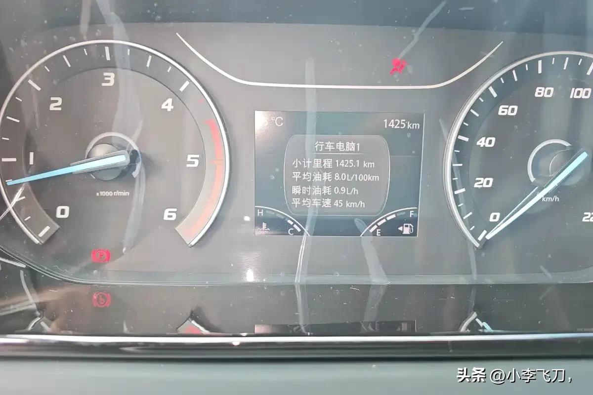 福特全顺四驱手动轻客车_新全顺V362空间宽敞灵活_新全顺V362外观设计