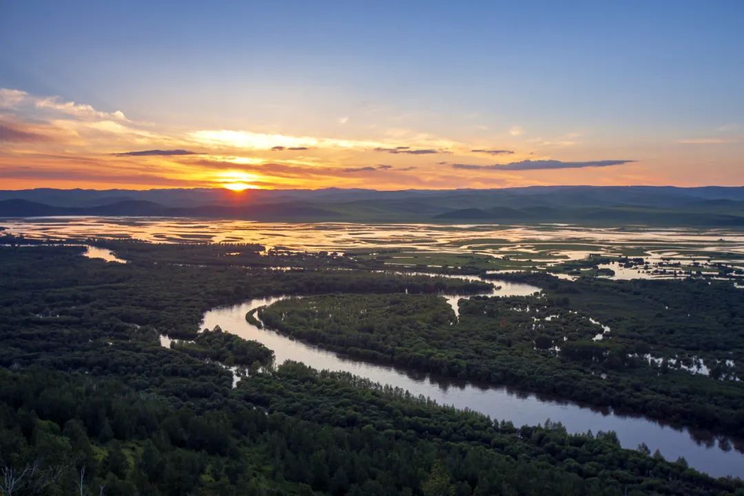 呼伦贝尔大草原旅行_草原之星穿越呼伦贝尔九日游空调旅游专列_呼伦贝尔草原旅游专列价格