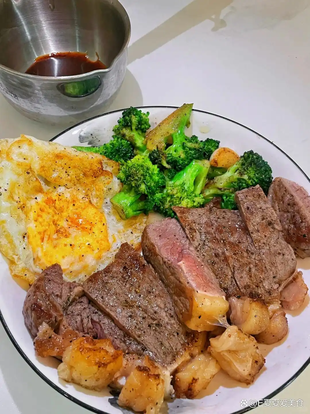 煎牛排怎样多汁?教你一招,外焦里嫩,咸香不腻超正宗(图1) 煎牛排技巧_牛排外焦里嫩秘诀_煎牛扒