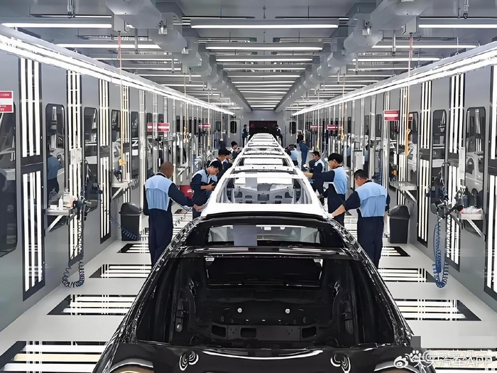 中国卖不出去新车坟场_豪华车中国销量下滑趋势_传统豪华品牌市场份额萎缩