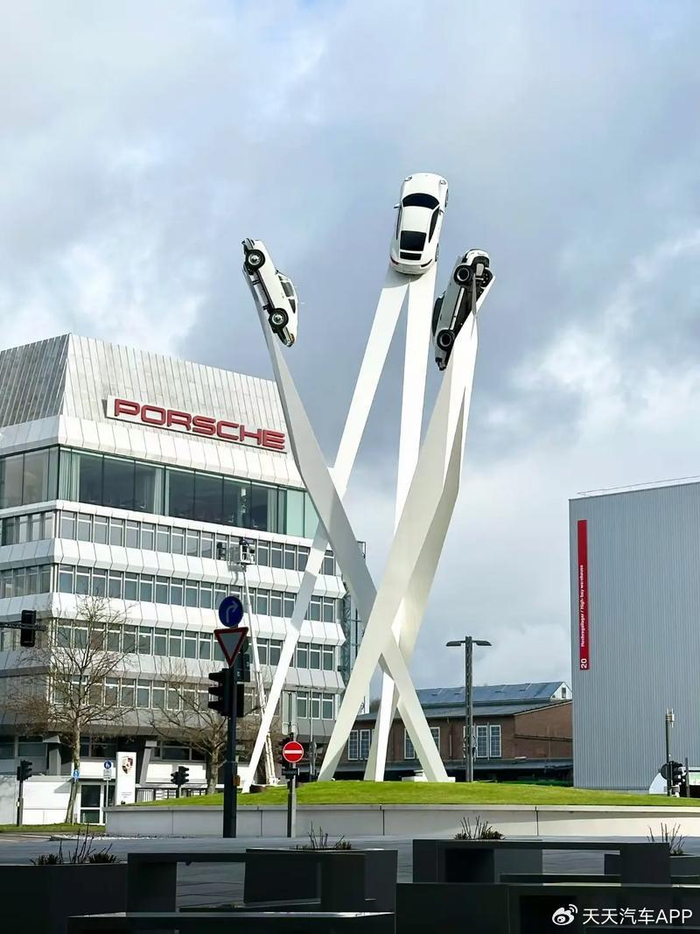 豪华车中国销量下滑趋势_中国卖不出去新车坟场_传统豪华品牌市场份额萎缩