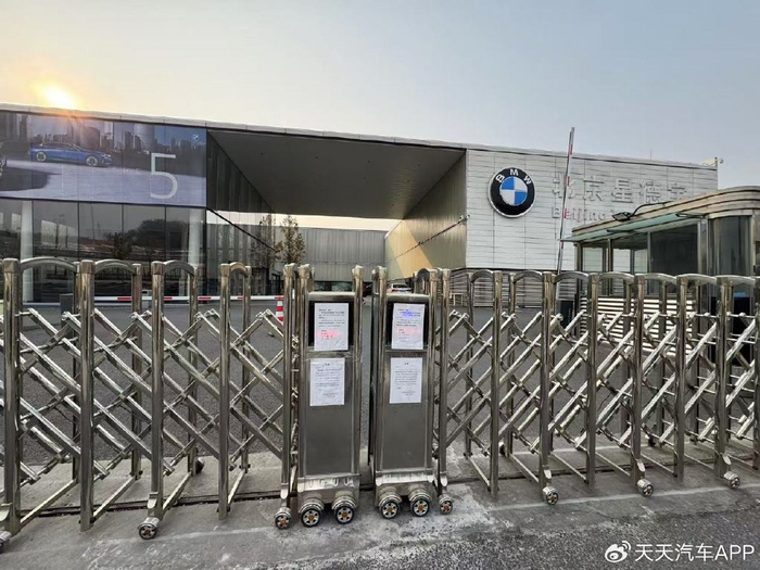 传统豪华品牌市场份额萎缩_中国卖不出去新车坟场_豪华车中国销量下滑趋势