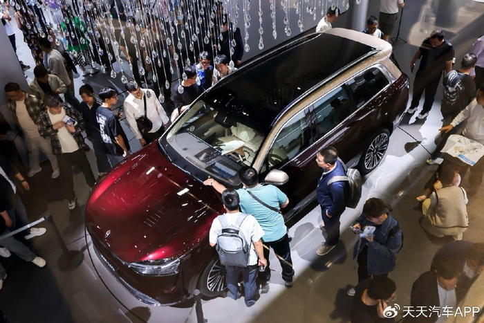 传统豪华品牌市场份额萎缩_豪华车中国销量下滑趋势_中国卖不出去新车坟场