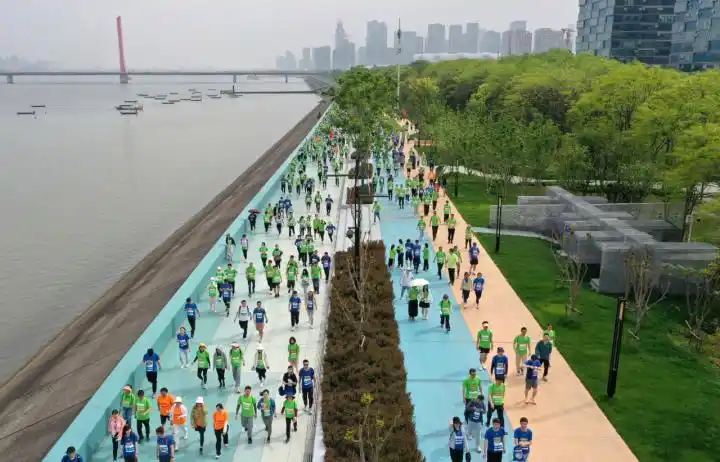 钱塘江畔最美跑道_杭州国际毅行大会_杭州毅行旅游公司