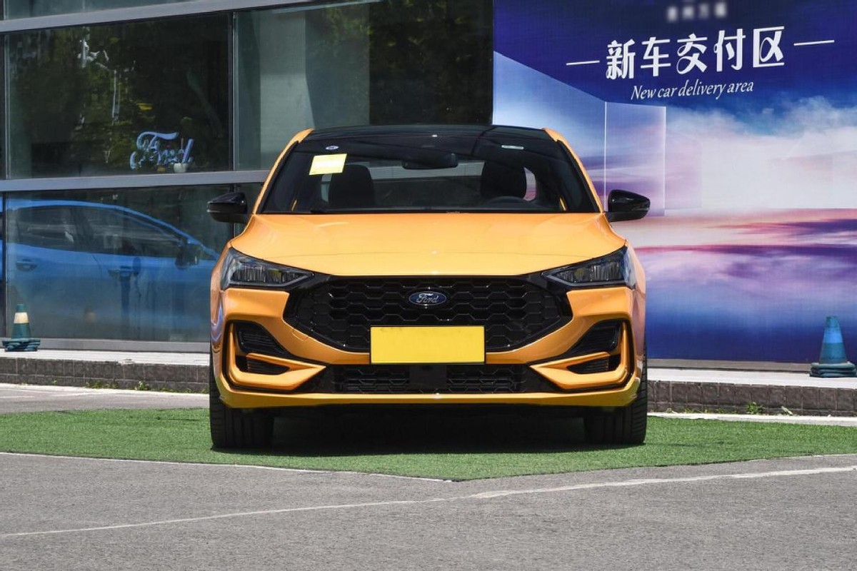 福特福克斯两厢运动版_福克斯中改版ST Line外观_福克斯汽车配件