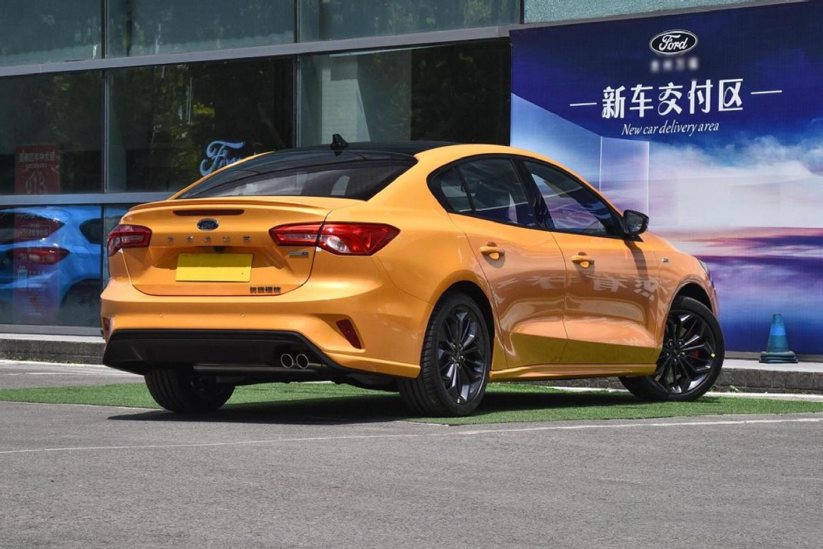 福特福克斯两厢运动版_福克斯中改版ST Line外观_福克斯汽车配件