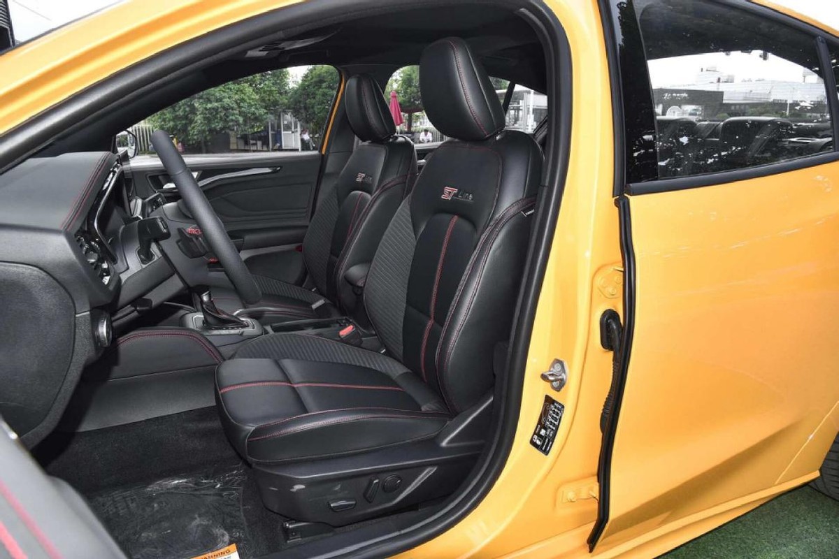 福克斯中改版ST Line外观_福克斯汽车配件_福特福克斯两厢运动版