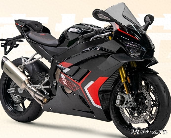 张雪回应820RR顶配落地价_国产820RR-RS顶配价格_中国国产超级跑车