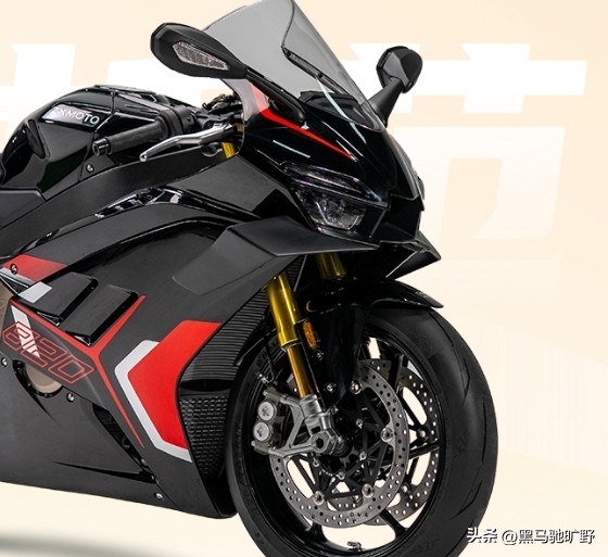 张雪回应820RR顶配落地价_国产820RR-RS顶配价格_中国国产超级跑车