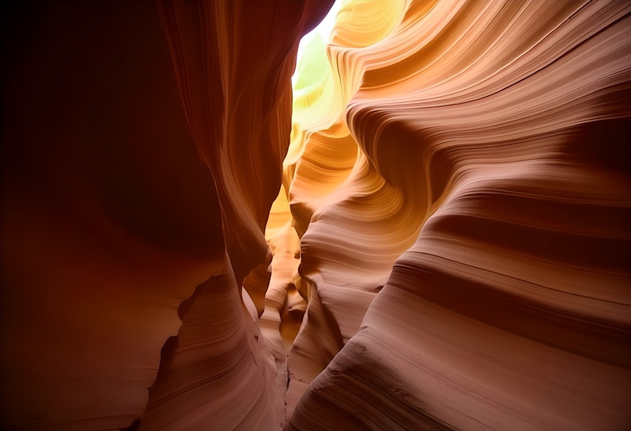 五大连池冷矿泉直接饮用体验_五大连池冬季旅游攻略_黑龙江五大连池火山地质研学旅行攻略