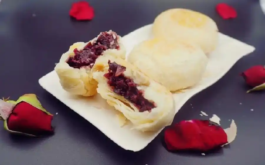 风味云南,今天你“糕”兴了吗?(图1) 鲜花饼制作工艺_云南特色糕点_云南特产零食有哪些