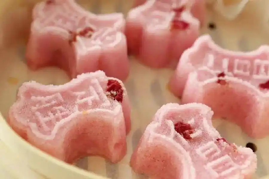 风味云南,今天你“糕”兴了吗?(图3) 鲜花饼制作工艺_云南特色糕点_云南特产零食有哪些