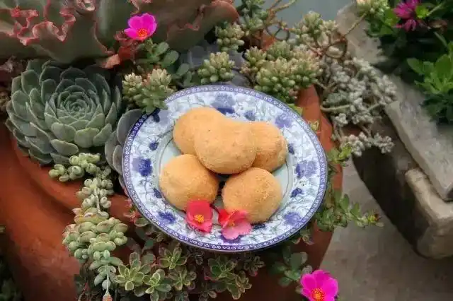 风味云南,今天你“糕”兴了吗?(图6) 云南特色糕点_鲜花饼制作工艺_云南特产零食有哪些