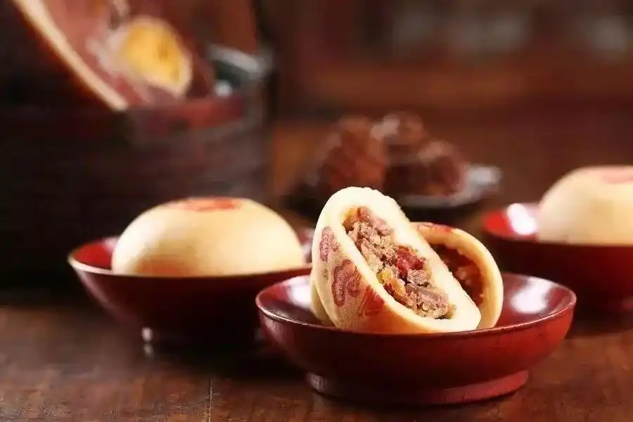 风味云南,今天你“糕”兴了吗?(图8) 云南特产零食有哪些_鲜花饼制作工艺_云南特色糕点