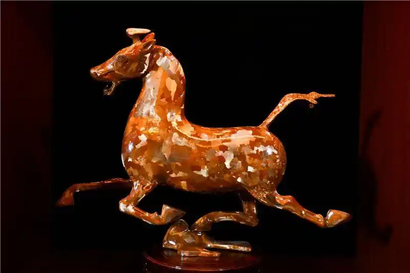 跟着好礼游云南 这些特产你知道几个?(图1) 云南宜良烤鸭_云南特产鲜花饼_云南特产零食有哪些