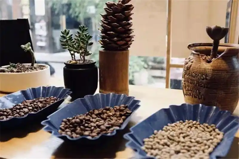 跟着好礼游云南 这些特产你知道几个?(图51) 云南特产鲜花饼_云南宜良烤鸭_云南特产零食有哪些