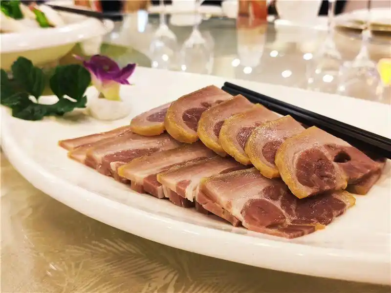 跟着好礼游云南 这些特产你知道几个?(图9) 云南宜良烤鸭_云南特产零食有哪些_云南特产鲜花饼