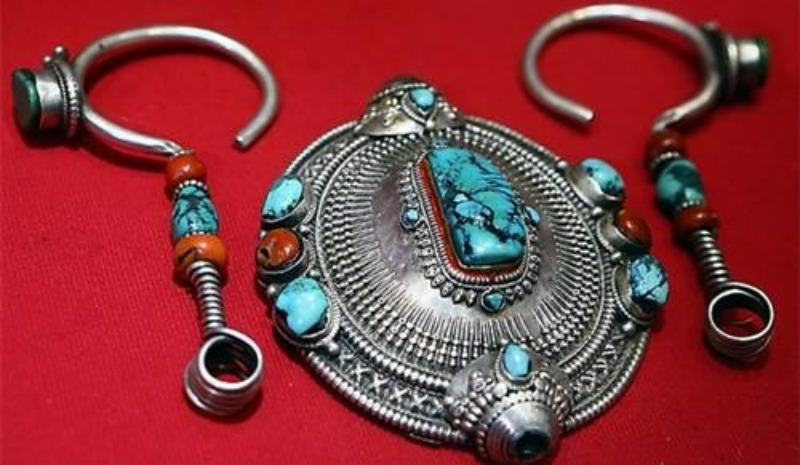 云礼 | 千万别错过! 这么多“稀奇”的云南礼物(图16) 云南特产鲜花饼 德和罐头 小粒咖啡 宣威火腿 华宁土陶 天麻 普洱茶 墨江紫米 冰岛茶 云县冬瓜蜜饯 丽江雪茶 永胜瓷器_云南特产零食有哪些