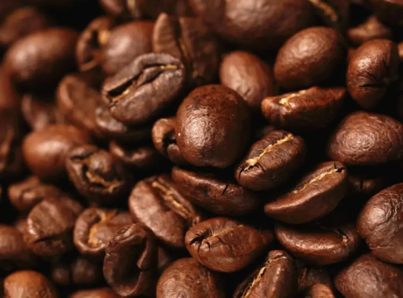 云礼 | 千万别错过! 这么多“稀奇”的云南礼物(图3) 云南特产鲜花饼 德和罐头 小粒咖啡 宣威火腿 华宁土陶 天麻 普洱茶 墨江紫米 冰岛茶 云县冬瓜蜜饯 丽江雪茶 永胜瓷器_云南特产零食有哪些