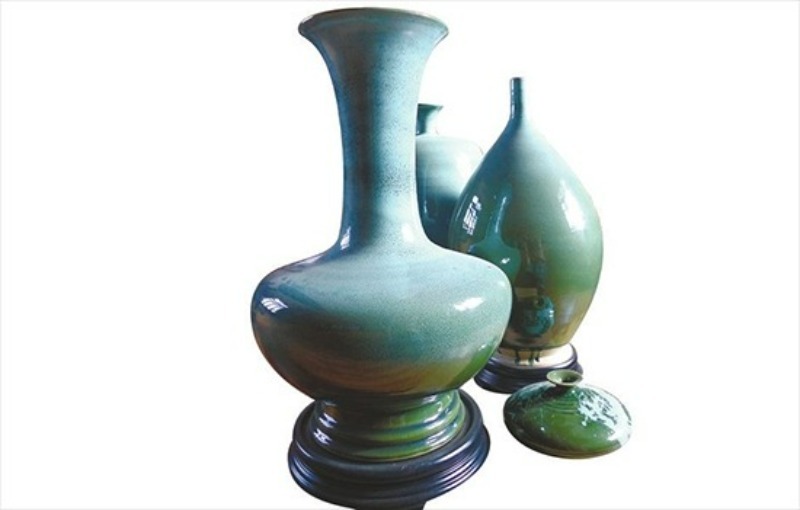 云礼 | 千万别错过! 这么多“稀奇”的云南礼物(图5) 云南特产鲜花饼 德和罐头 小粒咖啡 宣威火腿 华宁土陶 天麻 普洱茶 墨江紫米 冰岛茶 云县冬瓜蜜饯 丽江雪茶 永胜瓷器_云南特产零食有哪些