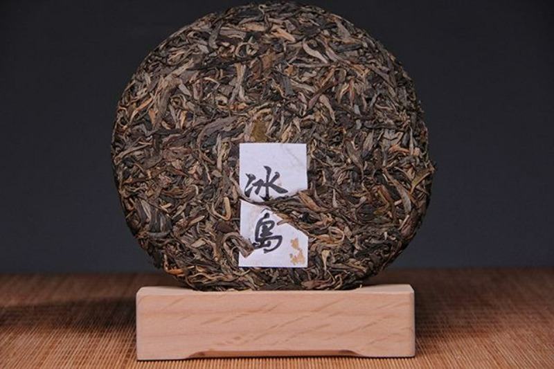 云礼 | 千万别错过! 这么多“稀奇”的云南礼物(图9) 云南特产鲜花饼 德和罐头 小粒咖啡 宣威火腿 华宁土陶 天麻 普洱茶 墨江紫米 冰岛茶 云县冬瓜蜜饯 丽江雪茶 永胜瓷器_云南特产零食有哪些