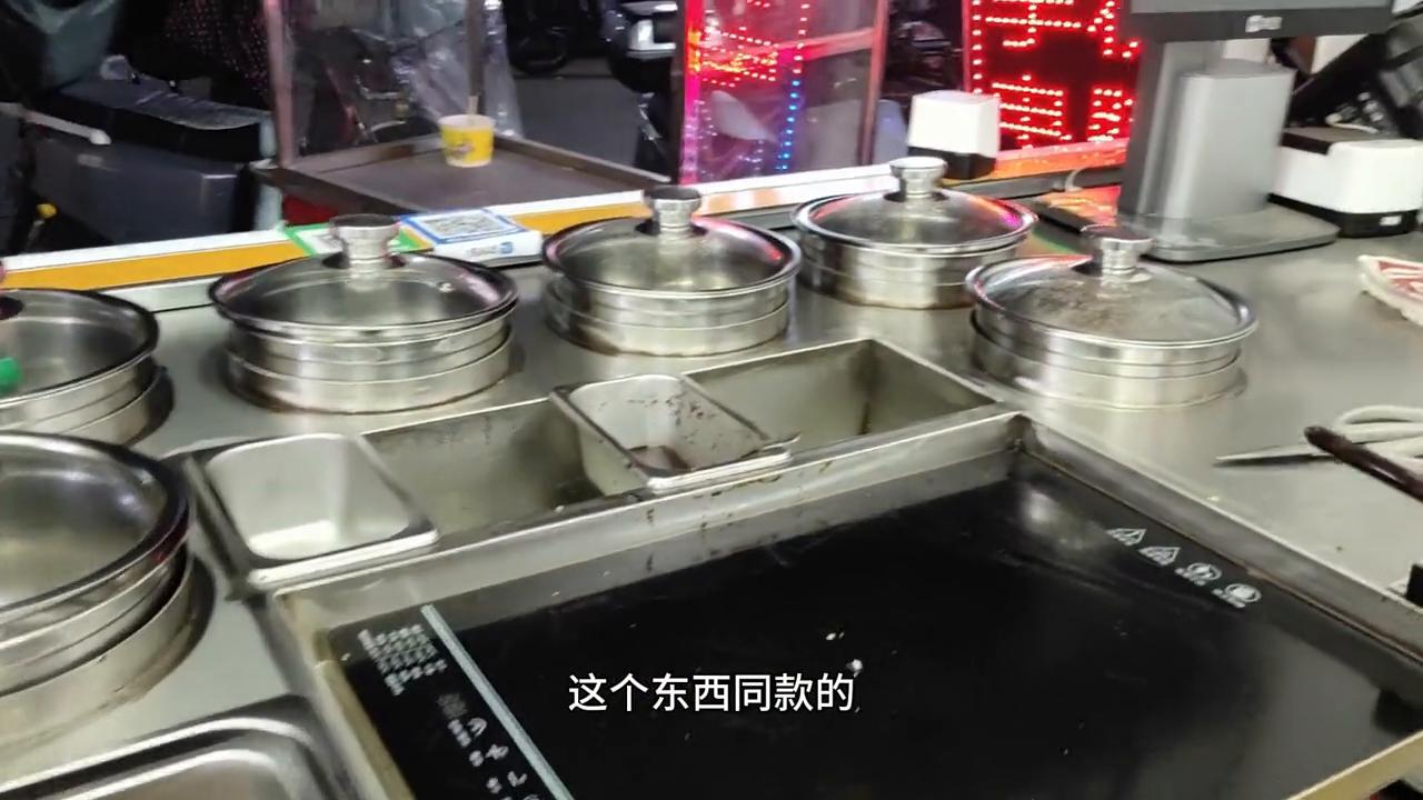 四万加盟费三万设备费,7万加盟一个卷饼店,值不值?#卷饼(图2) 卷饼快餐小吃加盟搜q49671180_卷饼加盟亏损十几万分析_卷饼店加盟费7万评价