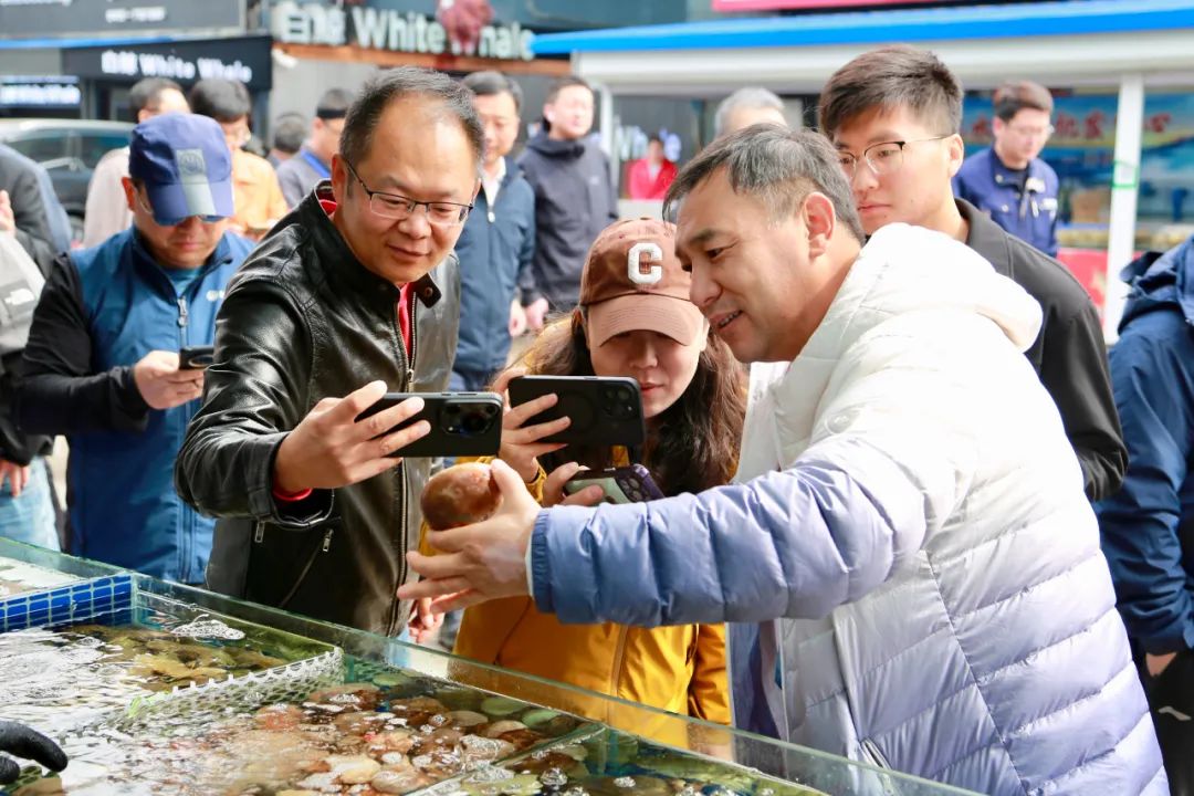 震撼!网络达人点赞丹东振兴新图景(图1) 鸭绿江口湿地 世界自然遗产地 观鸟胜地_丹东东港海鲜批发市场_黄海水产品批发市场 北纬39度 海鲜王国