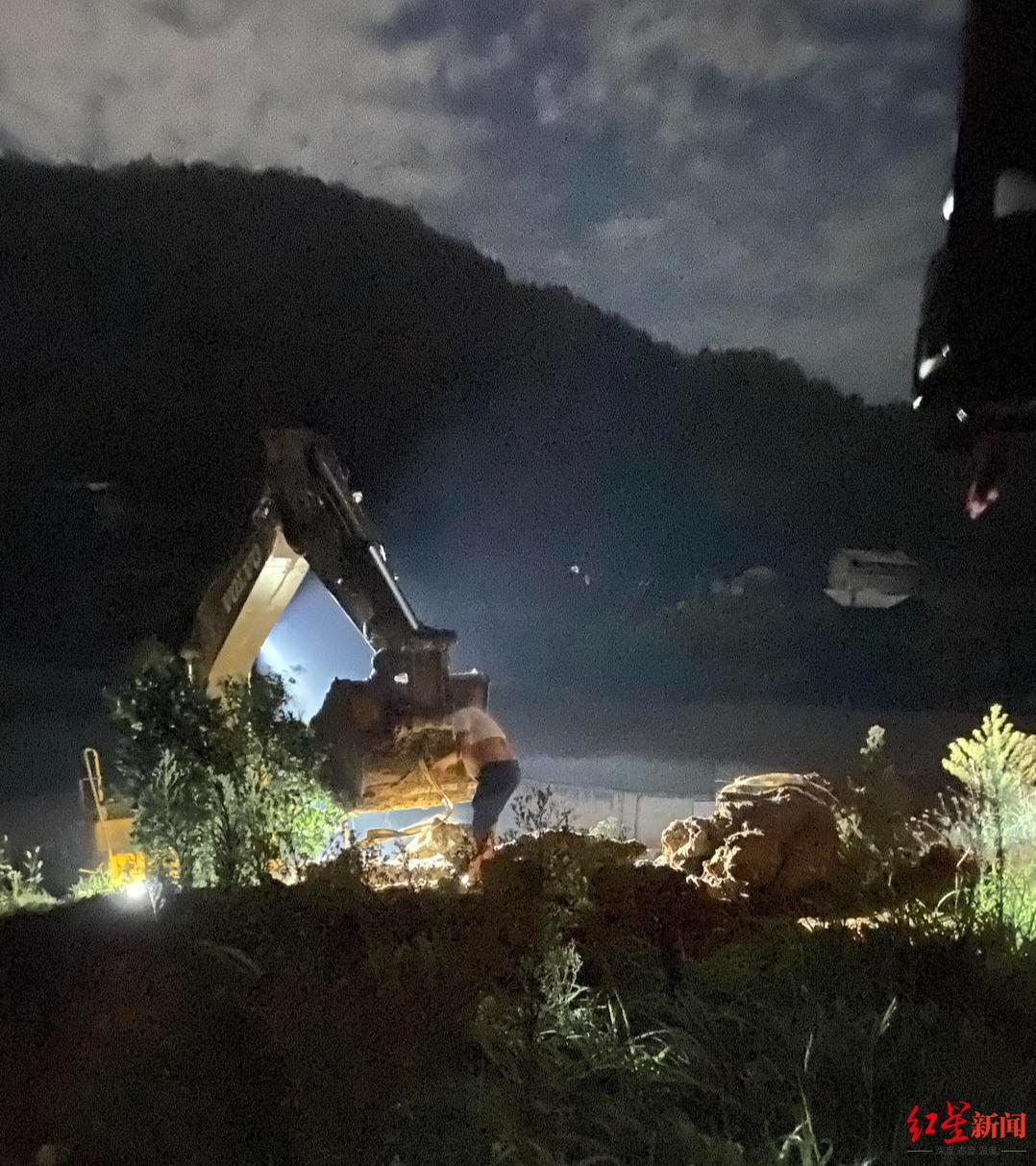 彭州乌木案结果赔了多少钱_村民阻止挖掘机运走疑似乌木_四川南部县乌木纠纷