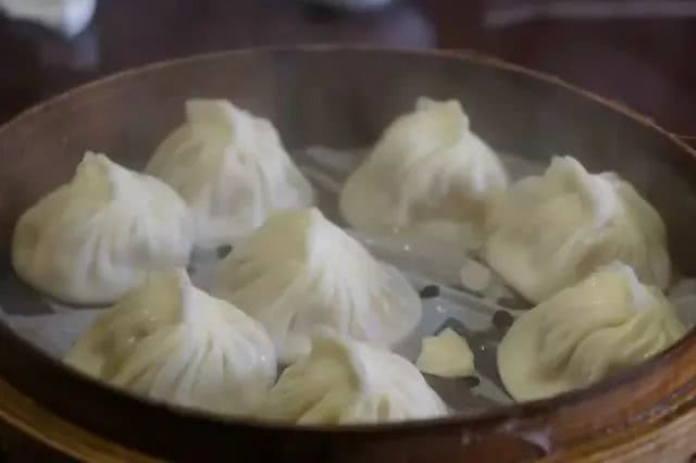 上海这十个古镇的特色美食,没吃过的请举手!(图4) 上海古镇小吃攻略_豫园老街小吃_古镇美食推荐