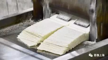 上海这十个古镇的特色美食,没吃过的请举手!(图36) 豫园老街小吃_古镇美食推荐_上海古镇小吃攻略