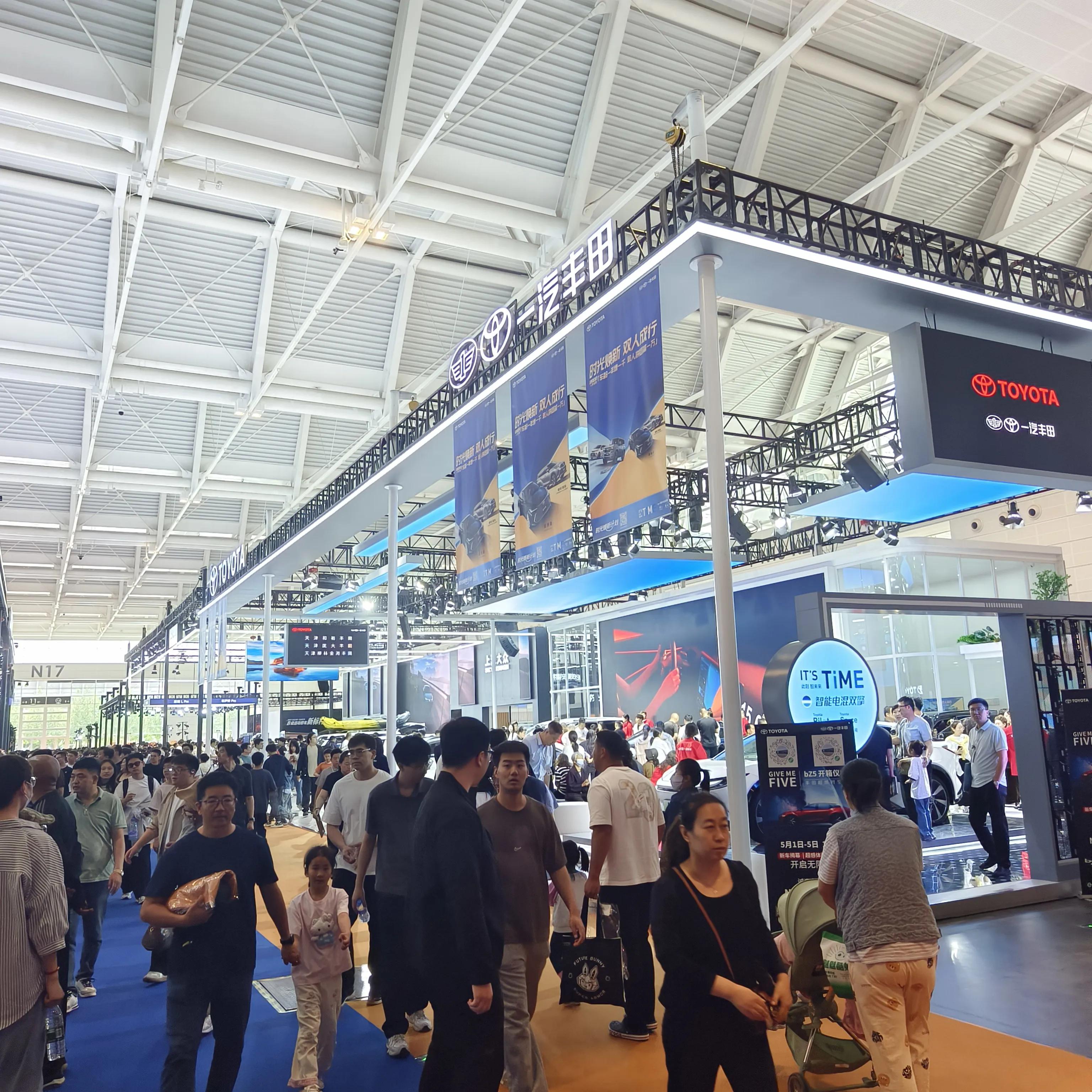 mpv改床车自驾游论坛_天津国展中心车展 房车展示 suv床车mpv床车