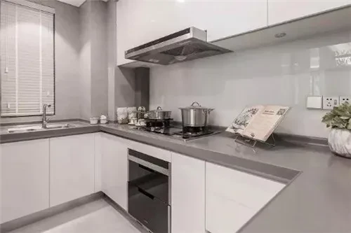 旧皮包翻新_旧橱柜翻新步骤_波音软片包裹橱柜门教程