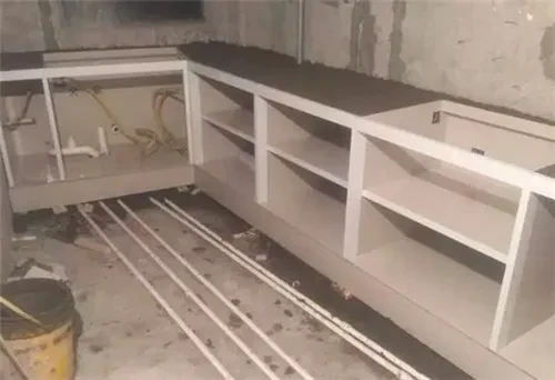 旧皮包翻新_波音软片包裹橱柜门教程_旧橱柜翻新步骤