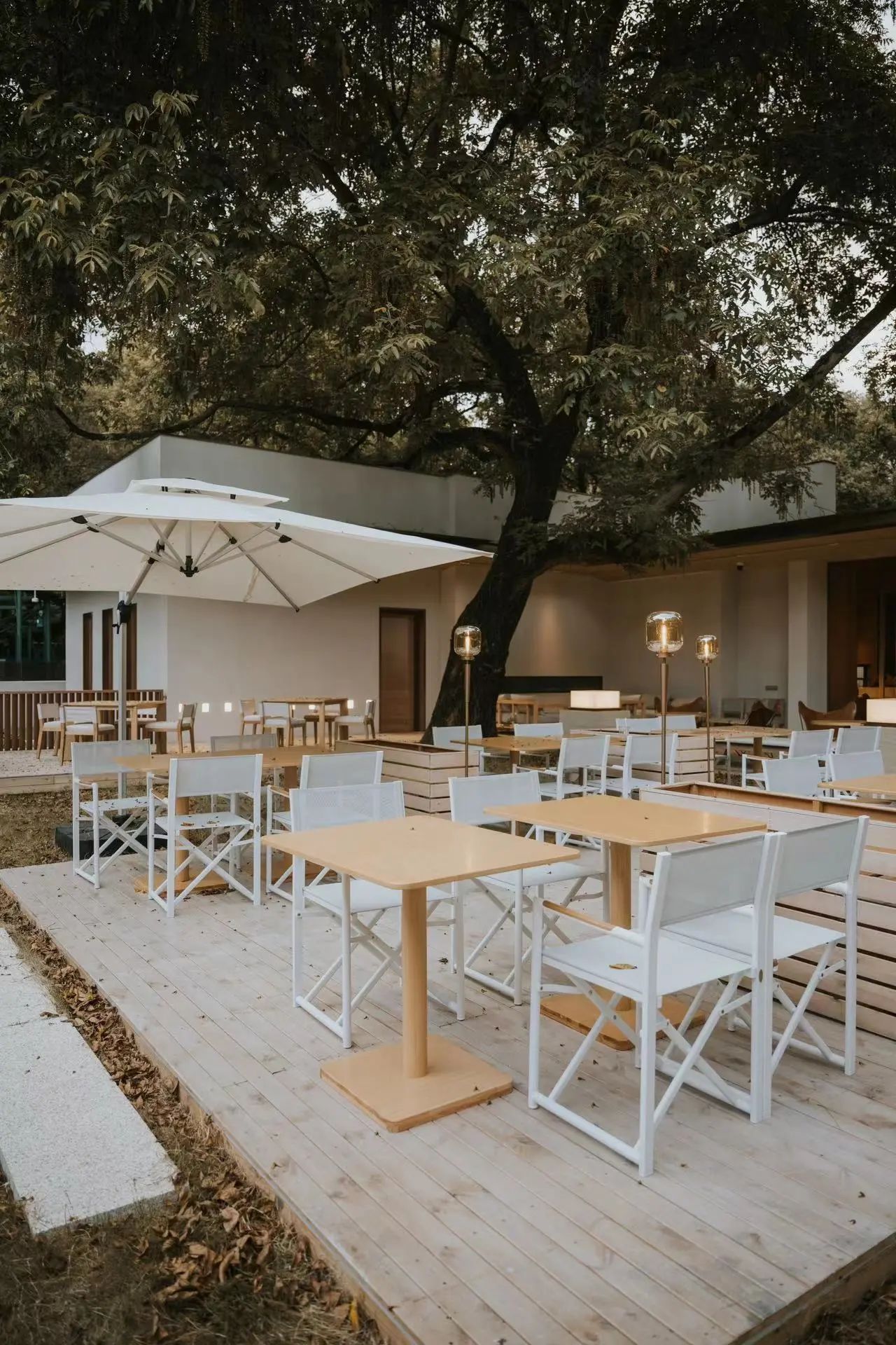 百年中山公园入驻一家高颜值的咖啡店(图5) 深圳中山公园附近美食_中山公园主题甜品_中山公园nine o nine咖啡店