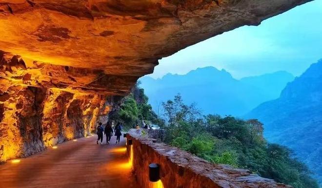 “绝壁长廊”郭亮村,当地人都说不宰客了,你们怎么还不来玩?(图2) 郭亮村挂壁公路_太行山郭亮村旅游攻略_新乡郭亮村景区门票