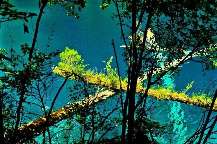 九寨沟地震后重建景点_九寨沟5A景区旅游攻略_九寨沟旅游线路设计