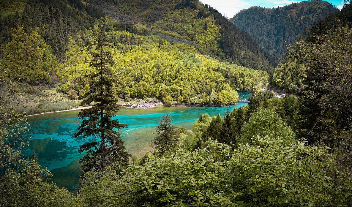 九寨沟旅游攻略_四川九寨沟自助游_九寨沟旅游线路设计