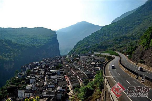 云南自驾游 路线推荐 摄影观鸟湖泊日出_九寨沟旅游线路设计_峡谷金沙江徒步