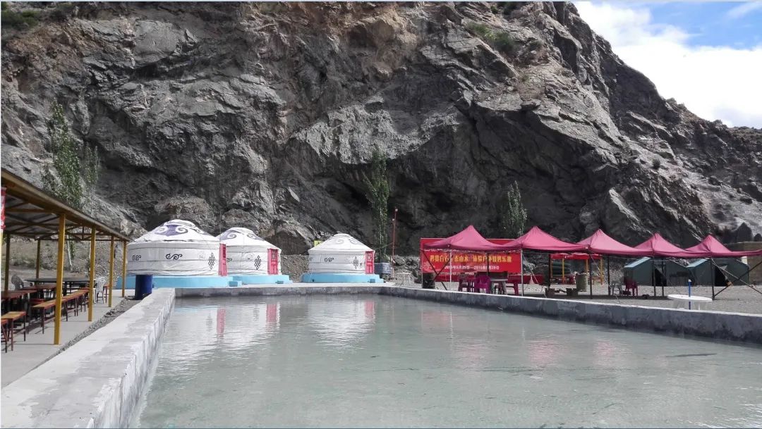 呼和浩特白石景区_呼和浩特白石沟景区_白石头沟生态旅游区