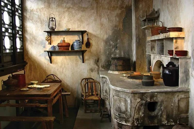 壁纸与乳胶漆选择_乳胶漆与壁纸价格对比_刷乳胶漆的墙面还能贴壁纸不