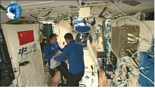 再也不怕胶带把家里的墙搞破了…网友:很需要,谢谢(图10) 图片