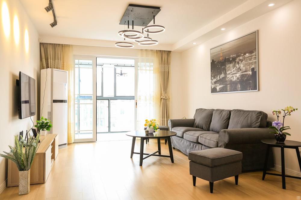 内行人告诉你,装修选乳胶漆还是选墙纸壁布?都是干货!(图6) 墙面装修材料性价比对比_刷乳胶漆的墙面还能贴壁纸不_乳胶漆与壁纸壁布的选择