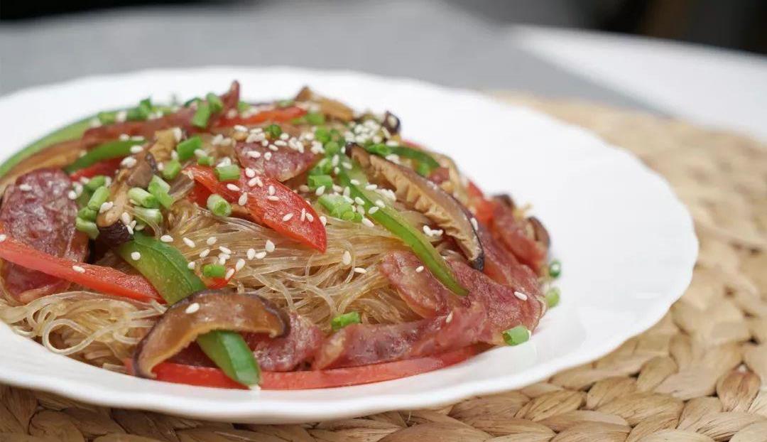 美食推荐:酸辣豆腐鱼、粉蒸肉、腊肠粉丝煲的简单做法(图3) 酸辣豆腐鱼 番茄 豆腐_南瓜粉蒸肉的做法大全_粉蒸肉 五花肉 米粉