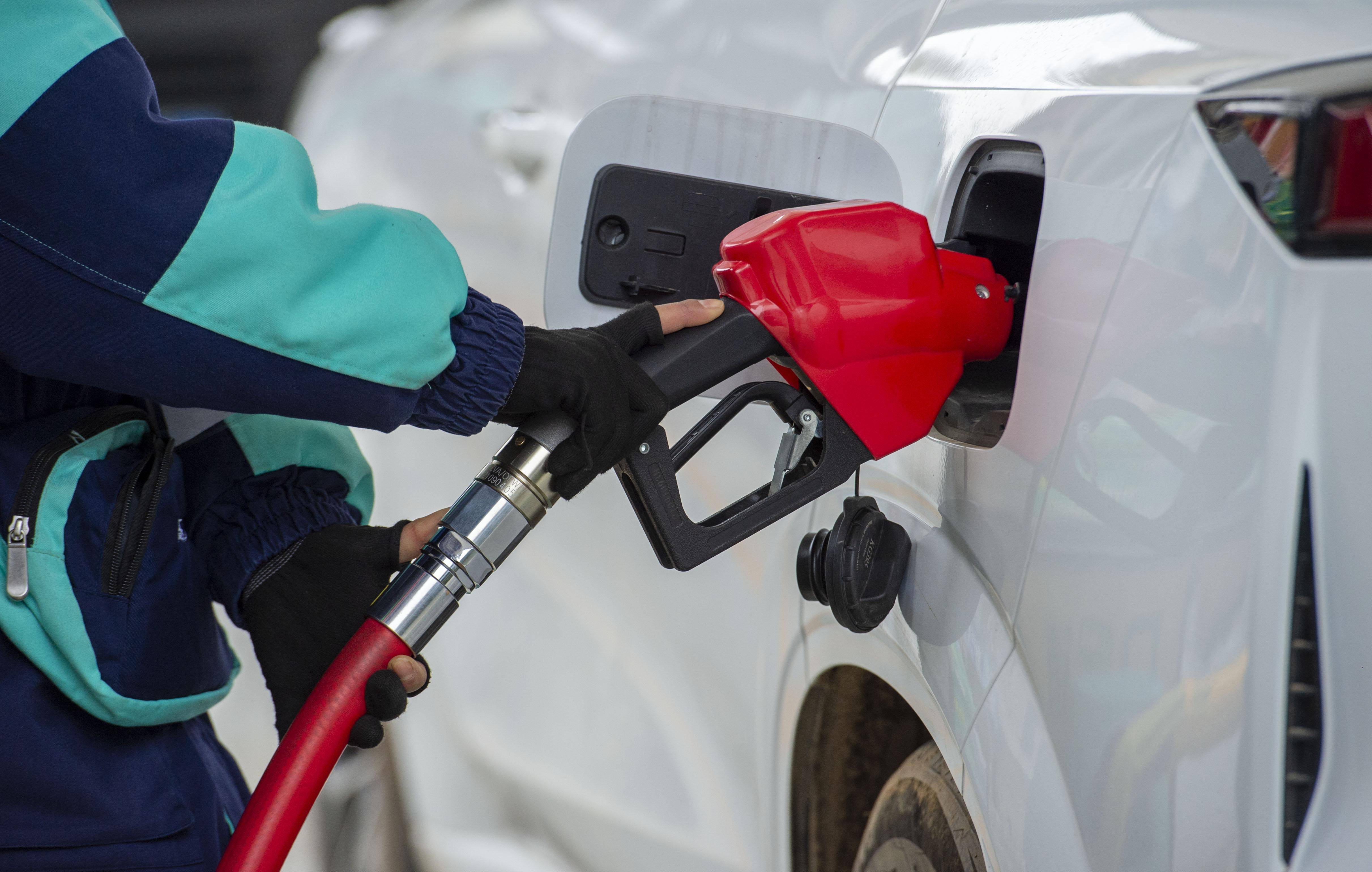 怎么判断汽车油耗大不大?记住这个金标准,及时检查车辆!(图3) 工信部油耗+2升容忍线_汽车比以前省油_判断车辆油耗标准