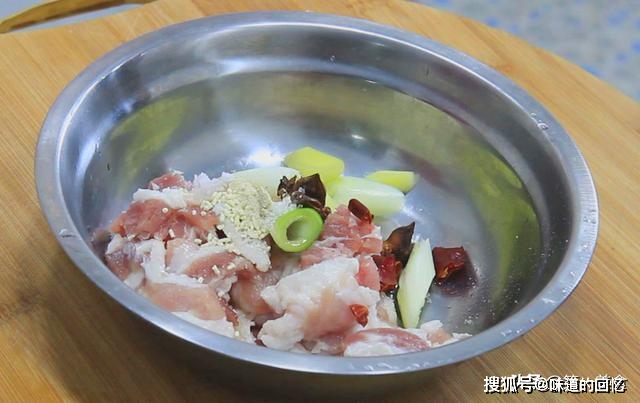 厨师长教你粉蒸肉的做法,掌握这几个技巧,酥而爽口,看一遍就会(图3) 南瓜粉蒸肉的做法大全_四川粉蒸肉做法_重庆粉蒸肉配方