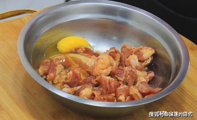 厨师长教你粉蒸肉的做法,掌握这几个技巧,酥而爽口,看一遍就会(图5) 重庆粉蒸肉配方_四川粉蒸肉做法_南瓜粉蒸肉的做法大全