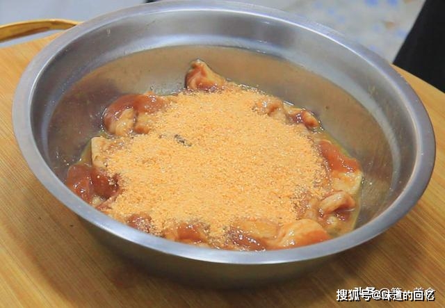 厨师长教你粉蒸肉的做法,掌握这几个技巧,酥而爽口,看一遍就会(图6) 重庆粉蒸肉配方_四川粉蒸肉做法_南瓜粉蒸肉的做法大全