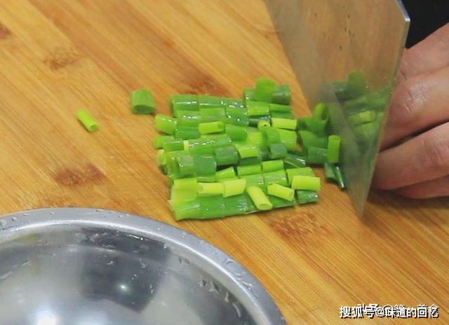 厨师长教你粉蒸肉的做法,掌握这几个技巧,酥而爽口,看一遍就会(图9) 重庆粉蒸肉配方_四川粉蒸肉做法_南瓜粉蒸肉的做法大全