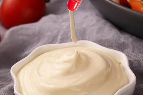 喝茶可以缓解肝脏硬化吗?医生再次劝告:想要护肝,这三茶要多喝(图6) 中年人护肝绿茶_绿茶护肝功效_吃烧烤后喝茶好吗